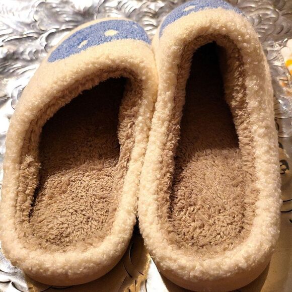 A set of house shoes,brand new,and a pair of socks! So plush!;smiley/ drew house - Picture 3 of 5